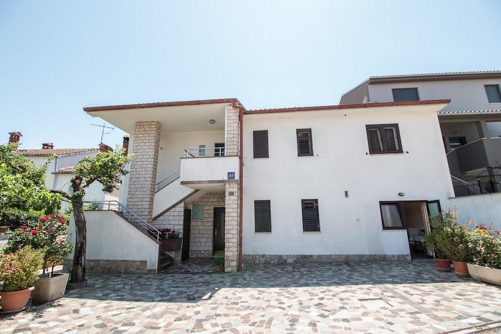 Apartments Divna Rovinj Exterior photo
